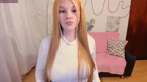 millysandlerr online show from July 20, 8:53 pm