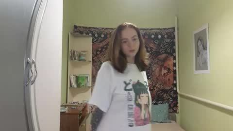 Snapshot of milora_ chatting on September 13, 3:53 pm Mila online show from September 13, 3:53 pm