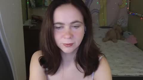 Snapshot of milora_ chatting on September 24, 8:46 am Mila online show from September 24, 8:46 am
