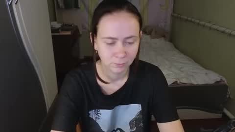 Snapshot of milora_ chatting on October 3, 9:36 am Mila online show from October 3, 9:36 am