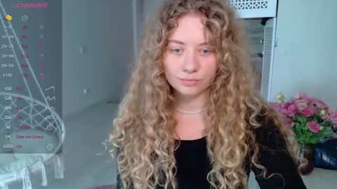 milounee online show from July 31, 8:26 am