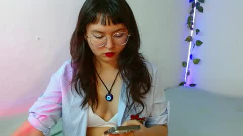 Snapshot of mily_baker chatting on February 3, 12:25 am mily_baker online show from February 3, 12:25 am