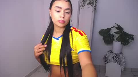 Mily Ortiz online show from July 3, 4:02 pm