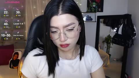 Snapshot of mily_thomson_b chatting on September 18, 11:58 pm Mily online show from September 18, 11:58 pm
