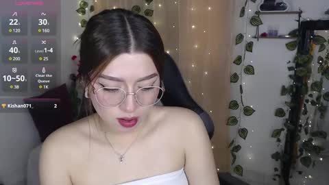 Snapshot of mily_thomson_b chatting on February 27, 8:31 pm Mily online show from February 27, 8:31 pm