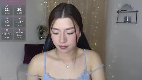 Snapshot of mily_thomson_b chatting on January 29, 3:44 am Mily online show from January 29, 3:44 am
