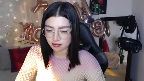 Snapshot of mily_thomson_b chatting on September 12, 8:49 pm Mily online show from September 12, 8:49 pm