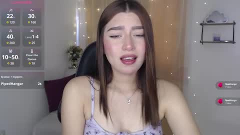 Snapshot of mily_thomson_b chatting on February 7, 5:18 pm Mily online show from February 7, 5:18 pm
