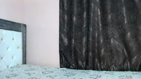 mimiebony online show from July 22, 7:42 am