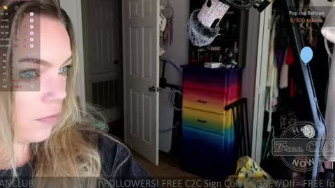 Snapshot of mindymars chatting on December 9, 3:44 pm Mindy Mars online show from December 9, 3:44 pm