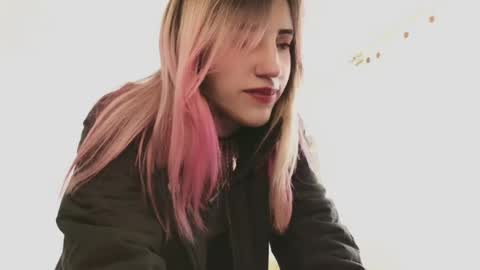 Amber online show from March 10, 1:32 pm