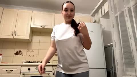 Snapshot of minervareddoch chatting on October 12, 9:28 pm Daisy online show from October 12, 9:28 pm