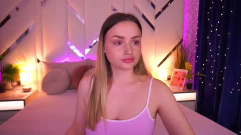 minifox_ online show from March 19, 7:35 am