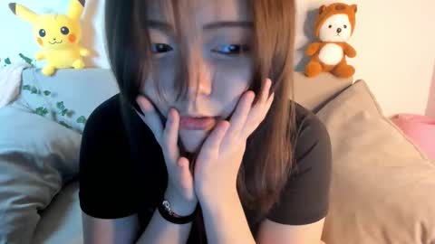 Minji online show from February 7, 1:48 pm