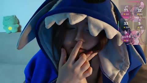 Minji online show from February 28, 1:32 pm