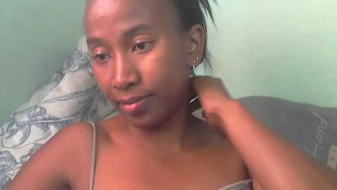 minouch211907 online show from May 3, 12:30 pm