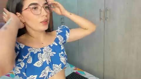 minty151 online show from June 17, 10:33 pm