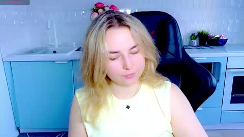 Mira online show from May 3, 1:31 am