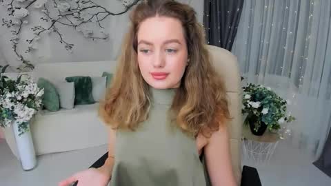 Emma online show from November 19, 7:47 pm