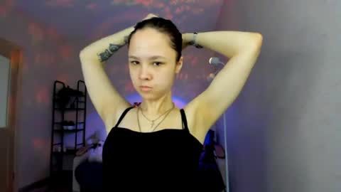 miranda_holms online show from June 15, 11:10 am