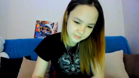 miranda_holms online show from June 19, 3:11 am