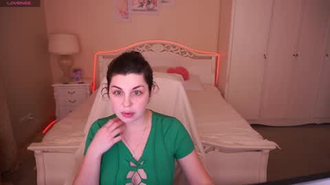Snapshot of mirandawarm chatting on January 26, 6:28 am Miranda online show from January 26, 6:28 am