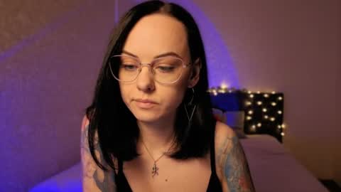 MiraSkyy online show from June 14, 4:40 pm