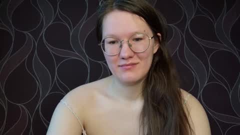 Snapshot of miriamor chatting on September 27, 8:43 am Mira online show from September 27, 8:43 am