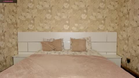 mishapallmer online show from November 18, 2:29 pm