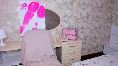 mishapallmer online show from July 27, 7:22 pm