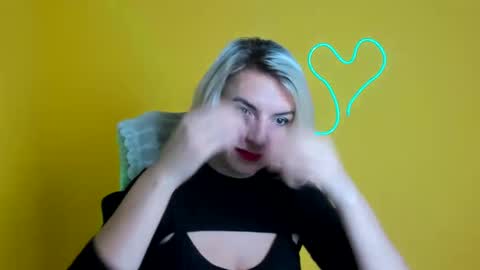 Mishelle online show from December 3, 8:11 pm