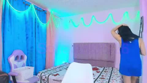 misofialeal online show from May 20, 6:27 pm