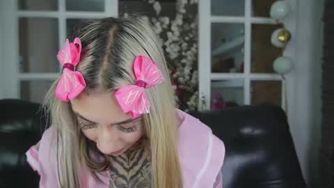 miss___angel online show from February 23, 10:58 am