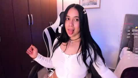 miss__jones_ online show from August 1, 1:29 am
