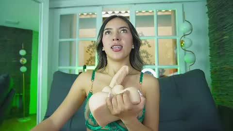 Zoe online show from June 17, 6:20 pm