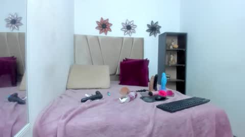 miss_big_ass21 online show from October 27, 12:39 am