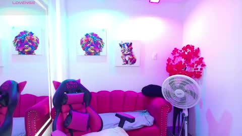 Melanie online show from May 2, 12:30 pm