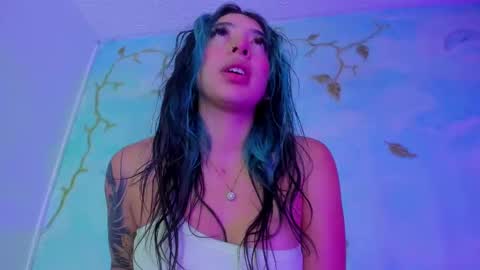 miss_evans_ online show from November 22, 8:06 am