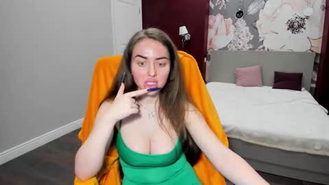 miss_kiten online show from November 18, 12:55 am