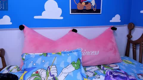 miss_lucyla online show from April 28, 11:03 am