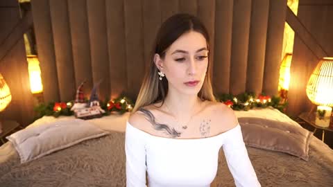 Snapshot of miss_martini chatting on December 28, 7:33 am   online show from December 28, 7:33 am