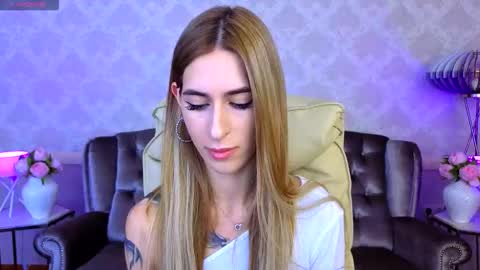 Snapshot of miss_martini chatting on October 8, 6:18 am   online show from October 8, 6:18 am
