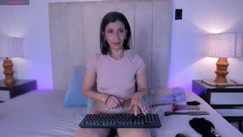 miss_milf_ online show from May 2, 9:29 pm