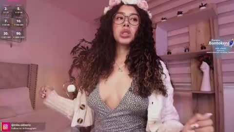 Snapshot of miss_sidney chatting on October 17, 1:36 pm Amy Olivera online show from October 17, 1:36 pm