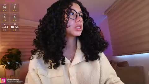 Amy Olivera online show from June 16, 1:01 pm