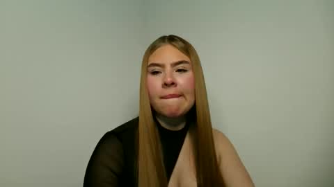 sophi 3 online show from May 10, 3:08 am