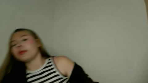 sophi 3 online show from May 7, 1:32 am