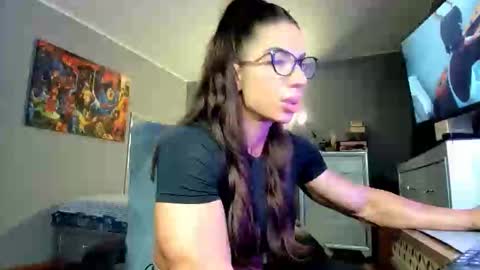 Alesyamuscledoll online show from February 6, 9:40 pm