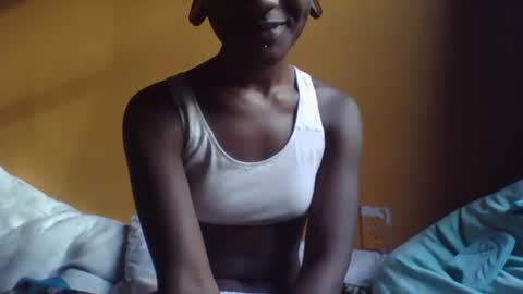 Snapshot of missandromeda_ chatting on September 21, 12:48 pm missandromeda_ online show from September 21, 12:48 pm