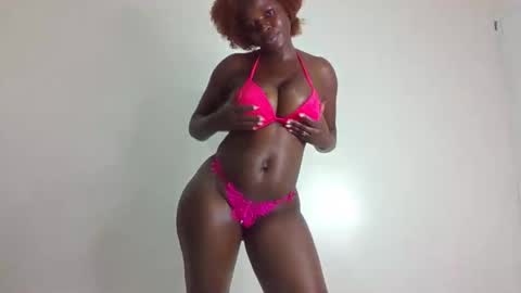 missbutty online show from April 21, 5:42 pm
